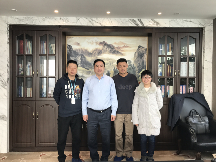 6-趙振元同志和新疆分院張松濤、總包公司房弢、潘柯樾親切合影.jpg